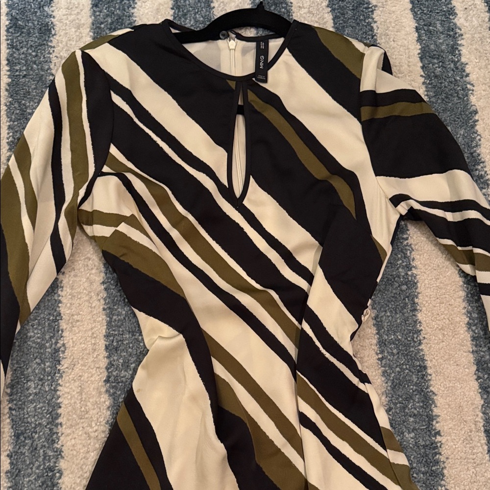 Striped Mini Dress - Picture 4 of 4
